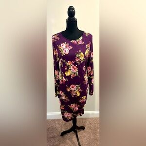 Amelia James  Purple Large Floral Print Side Ruched Bodycon Dress Size Medium